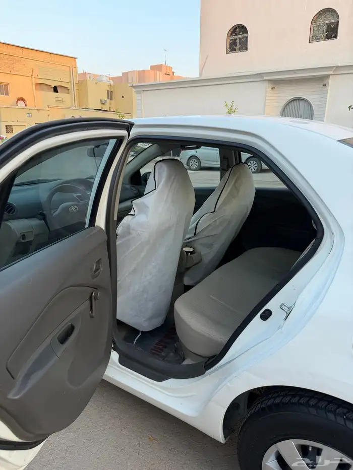 يارس 2009 قير تماتيك للبيع 11