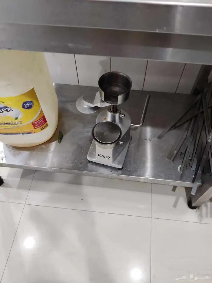 مطعم بكامل اغراضه 1