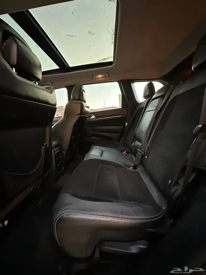 جيب جراند شيروكيSRT 2013 فل كامل نظيف للبيع 10