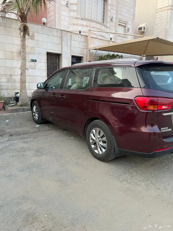 كيا كرنفال 6