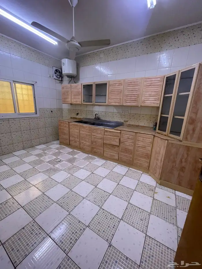 شقة دور ثاني مستقلة في خميس مشيط الرصراص 2 2