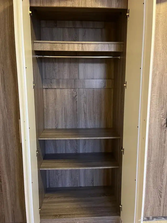 دولاب ملابس من هوم سنتر مستعمل 1