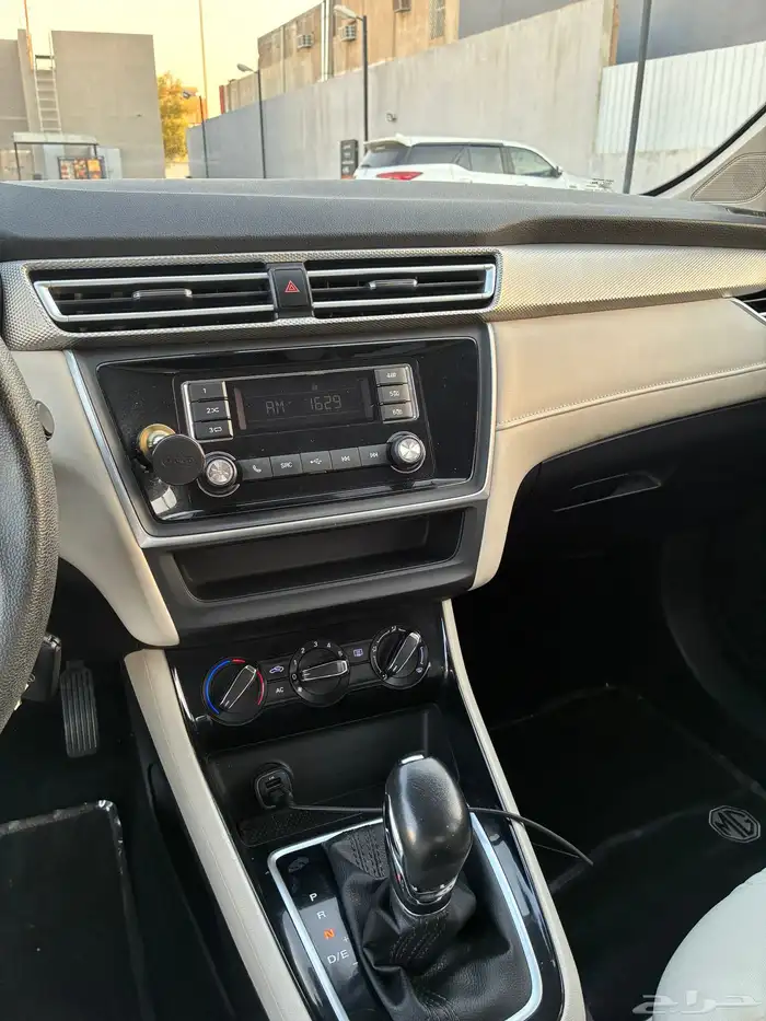 للبيع أم جي 5 موديل 2023 10