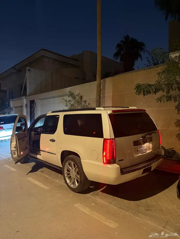 كادلاك - اسكاليد طويل نظيف ( 8 سلندر   ) 1