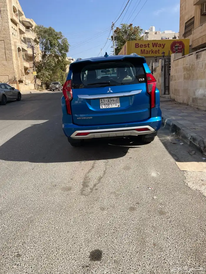ميتسوبيشي مونتيرو ديزل 2023 للبيع 8