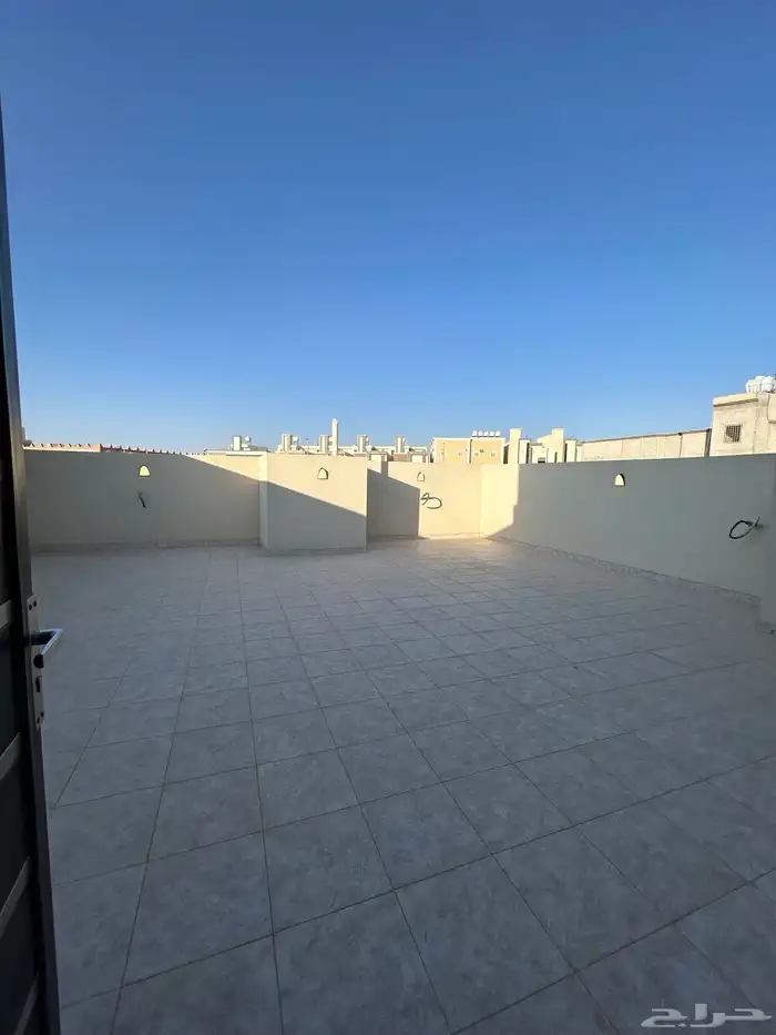 للبيع روف علوي بدرج داخلي وخارجي بسعر مناسب 650الف 23