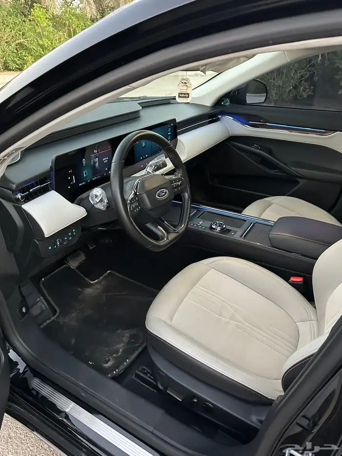 فورد تورس 2024 تيتانيوم 10