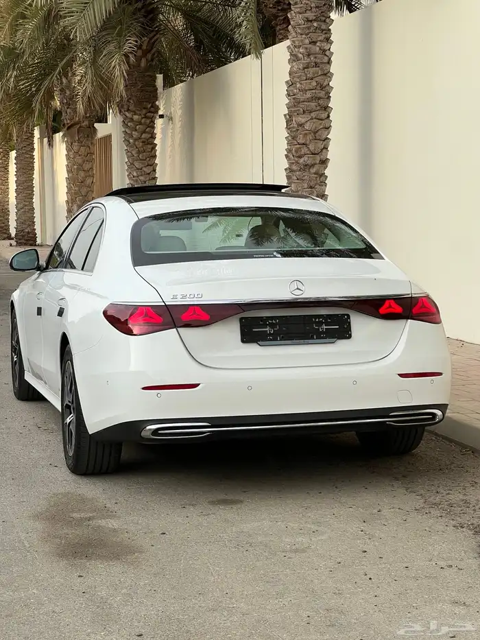 مرسيدس E200 2025 عداد 7 الاف كيلو ضمان الجفالي سنتين 6