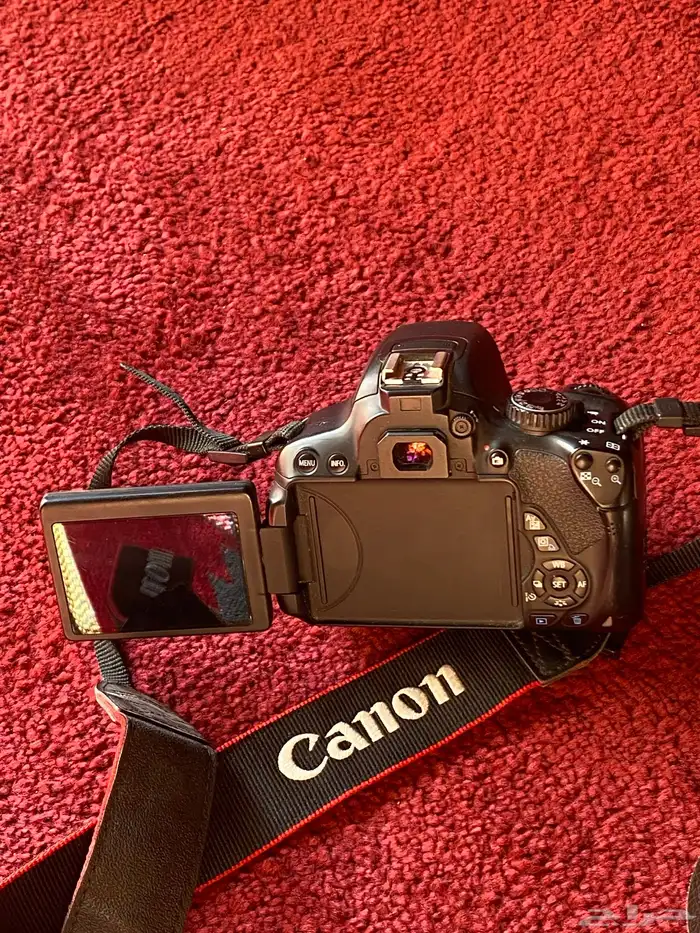 كاميرا كانون بدون شاحن و عدسه 0