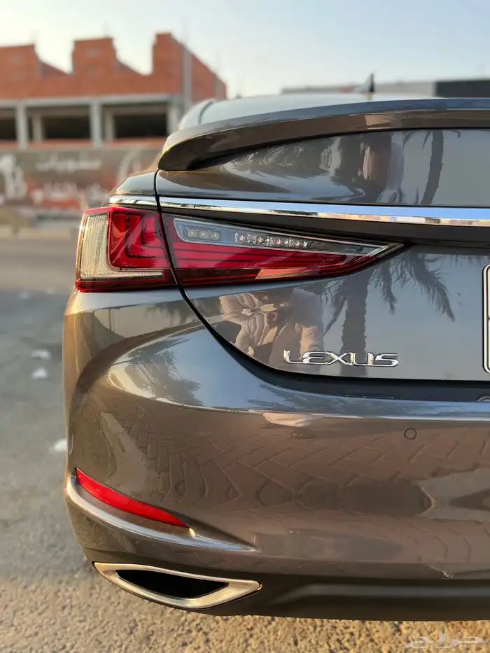 لكزس 2023 es350 فل كامل DD سعودي 7