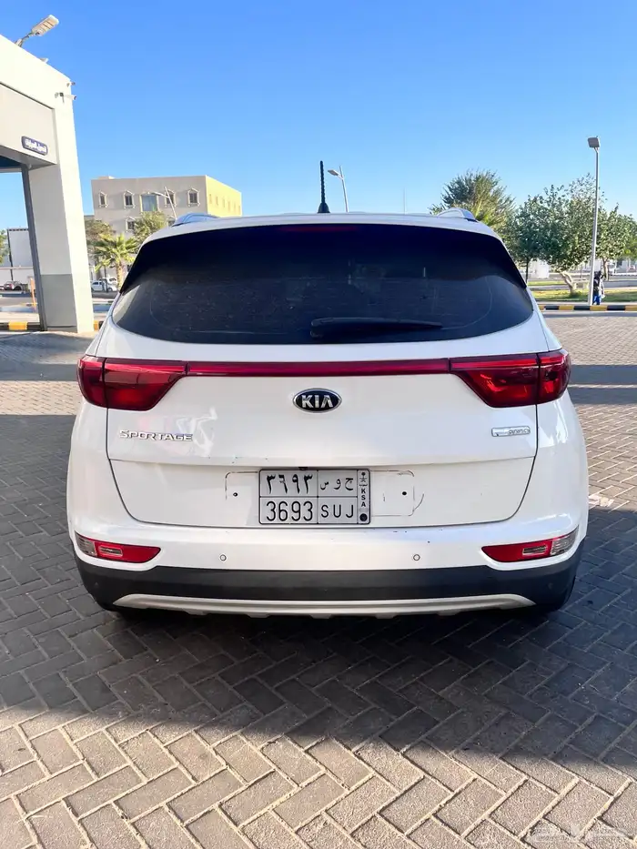 سبورتاج ديزل 2018 نظيفه 2