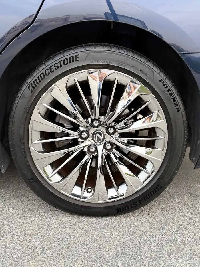 للبيع لكزس LS500h هايبرد ( مخزن ) سعودي اعلى افئه 13