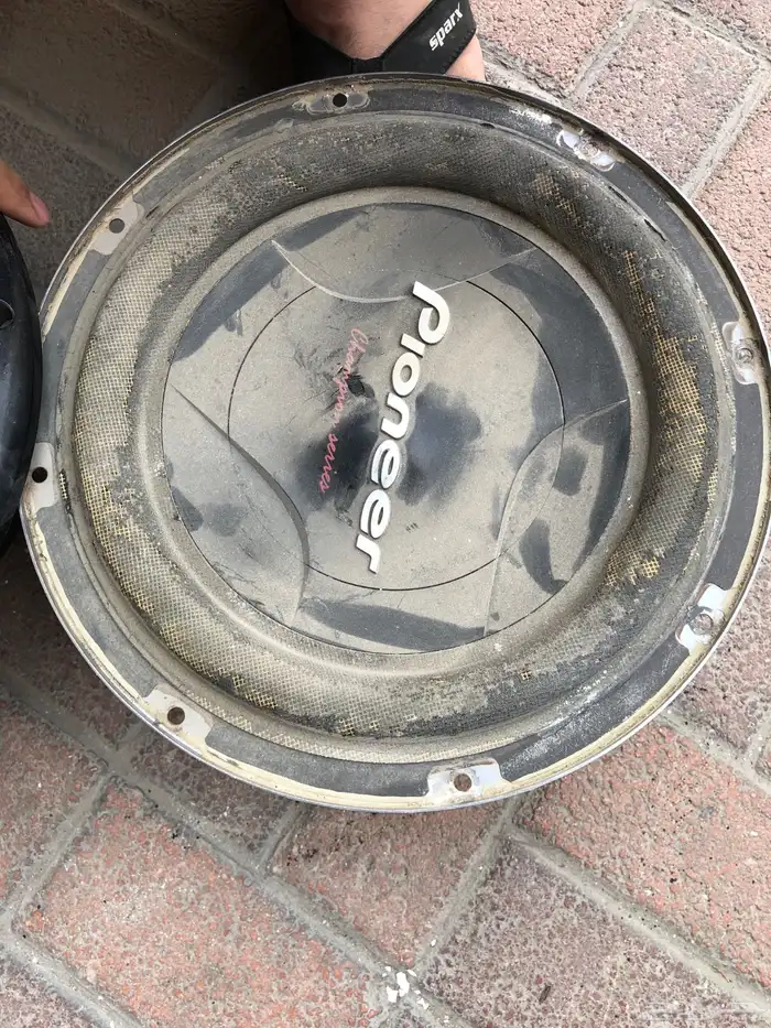 سماعات 1400 واط و300 واط 3