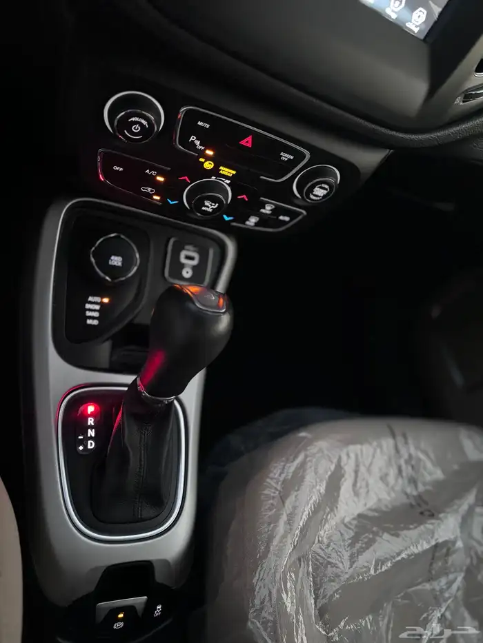 جيب jeep كومباس 2020 عداد 10 الف 40