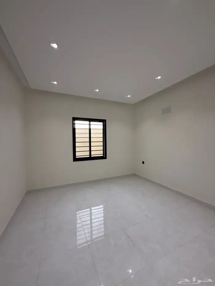 للبيع ارواف علويه وارواف ارضيه ببايكة سياره ف شمال الخميس 19