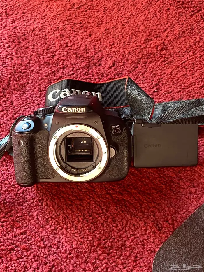 كاميرا كانون بدون شاحن و عدسه 1