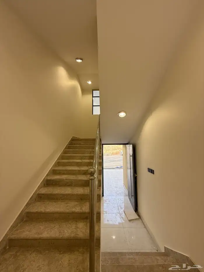 للبيع ارواف علويه وارواف ارضيه ببايكة سياره ف شمال الخميس 30