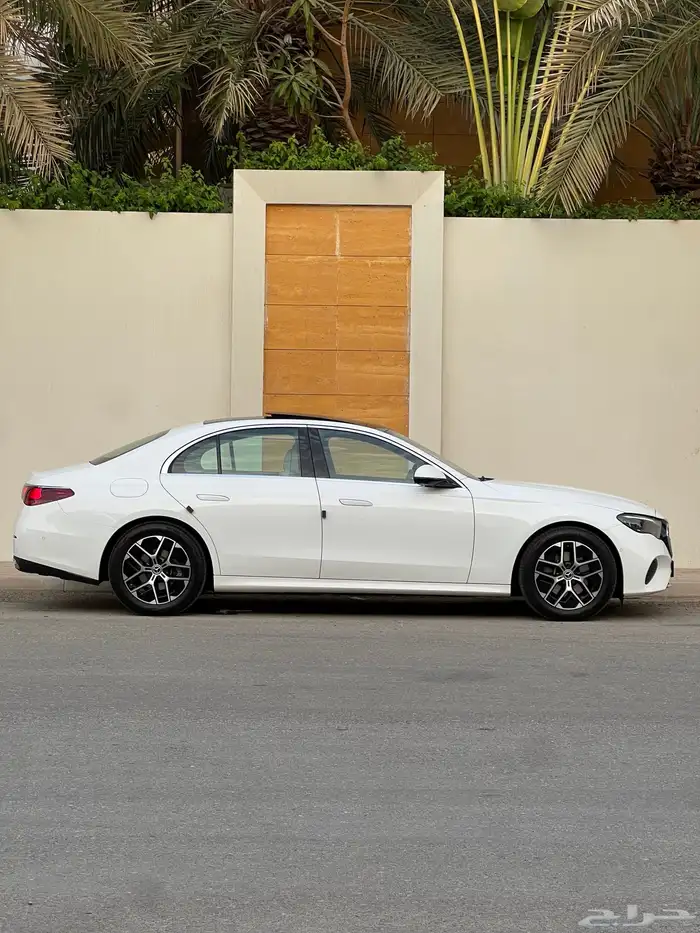 مرسيدس E200 2025 عداد 7 الاف كيلو ضمان الجفالي سنتين 16