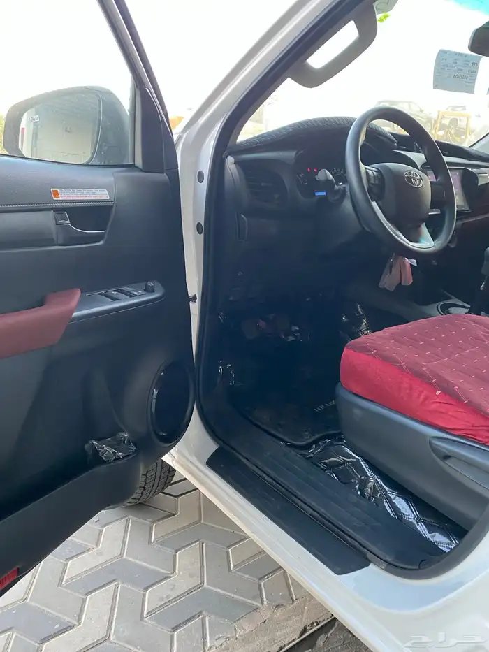 تويوتا هايلوكس ديزل قير عادي دبل 2025 3