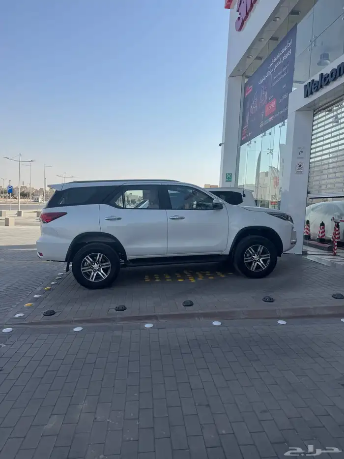 للبيع فورشينر 2025 دبل بنزين 9