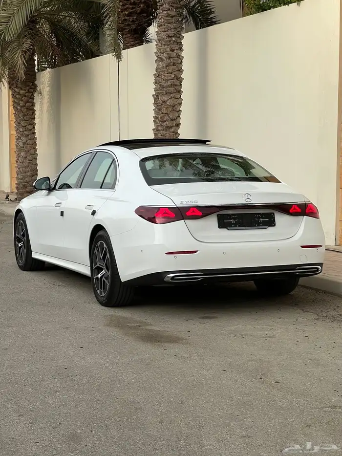 مرسيدس E200 2025 عداد 7 الاف كيلو ضمان الجفالي سنتين 7