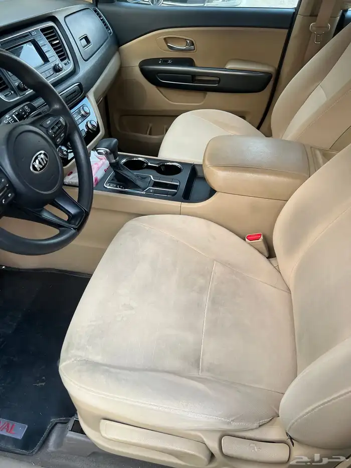 كيا كرنفال 8