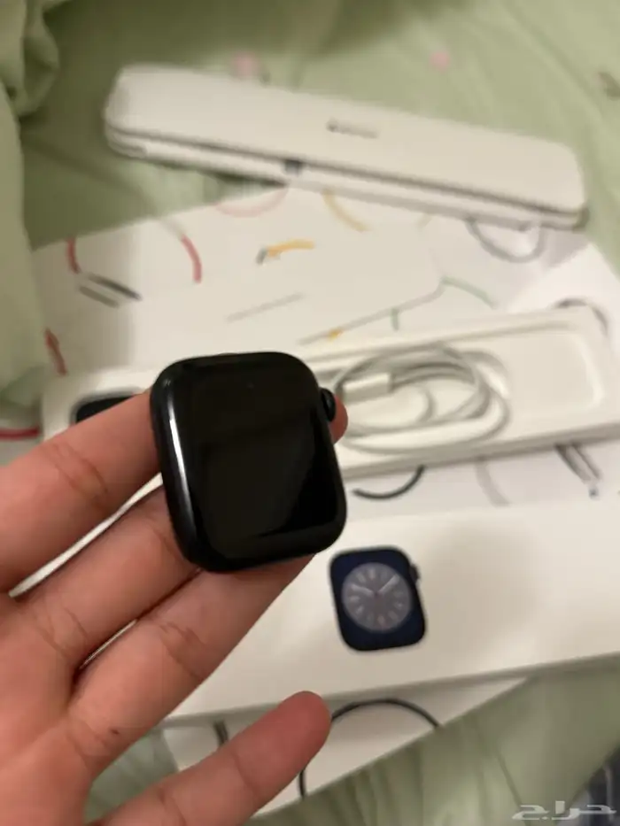 ابل واتش اصدار8مقاس 45 اللون اسود ايطار كحلي ويوجد اسود 5