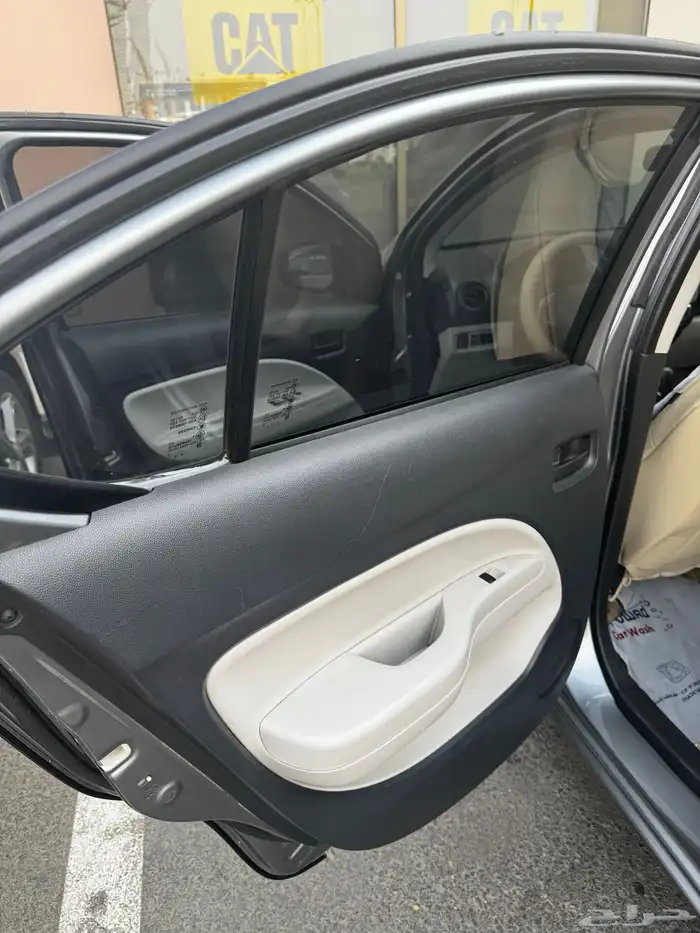 سيارة متسوبيشى اتراج 2018 للبيع 4