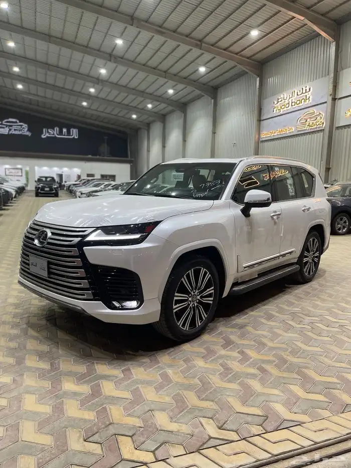 لكزس Lx BB سعودي بطاقه عدةالوان كاش اقساط 3