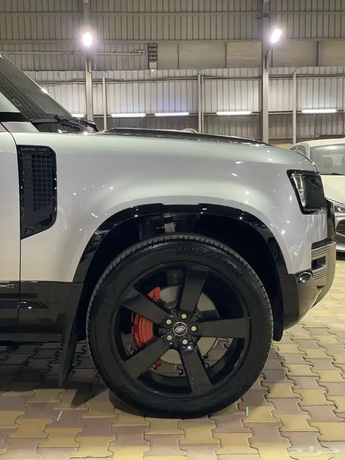 لاندروفر ديفندر X110 خليجي 2021 شبه جديد 5