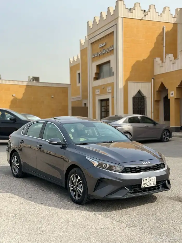 كيا سيراتو 2023 نص فل 0