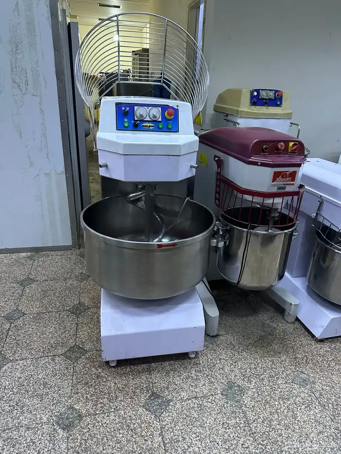 بيع جميع معدات المطاعم والمخابز والكفيهات المستعمله شبه جد 23