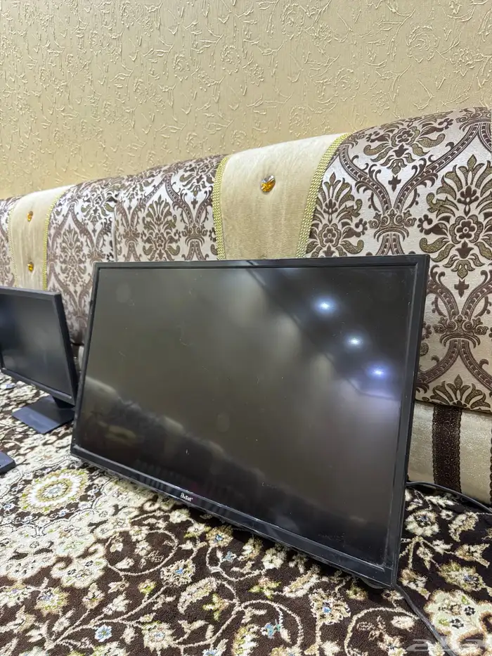 كمبويتر وشاشة مكتبي 0