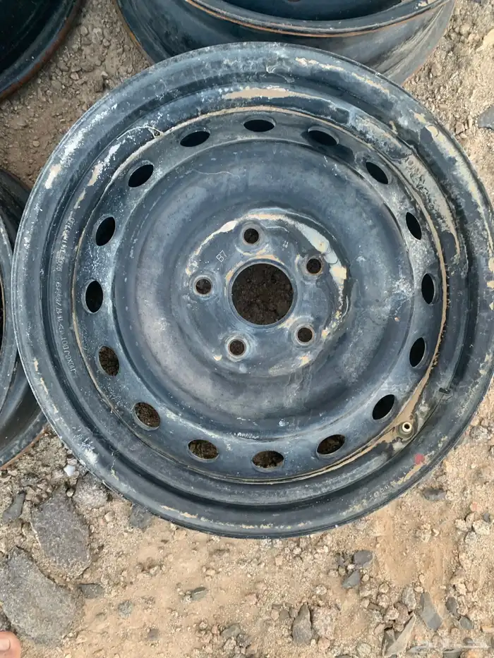 جنوط هايلوكس تركب على موديل حديث 2