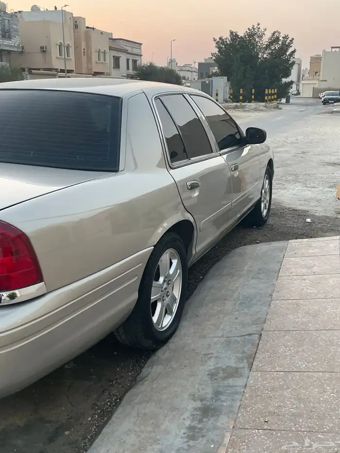 فورد كروان فكتوريا 2008 سعودي سمني 7