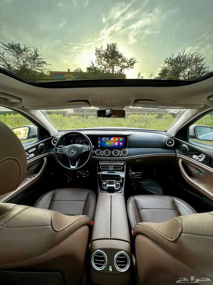 مرسيدس E-Class شبه جديدة للبيع 15