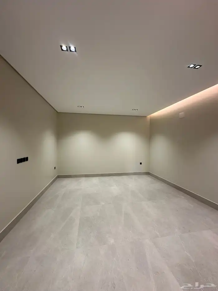 للبيع فيلا مودرن قريبه من ممشى الراقى خميس مشيط 15