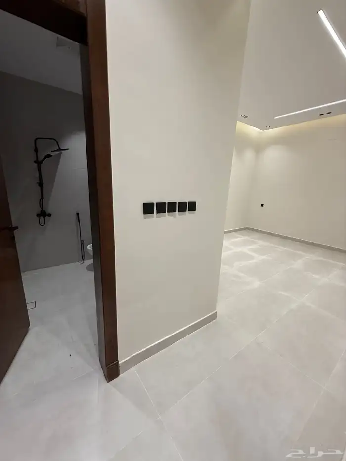 فرصه للبيع فيلا روف ب 685 الف عليها تامين وحي مكتمل الخدمات 34