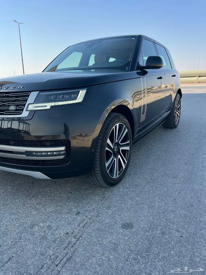 رنج روفر فئة SE 2023 1