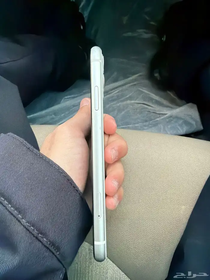 ايفون 11 العادي 3