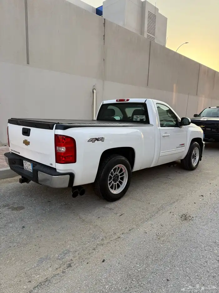 شيفرولية سلفرادو 1