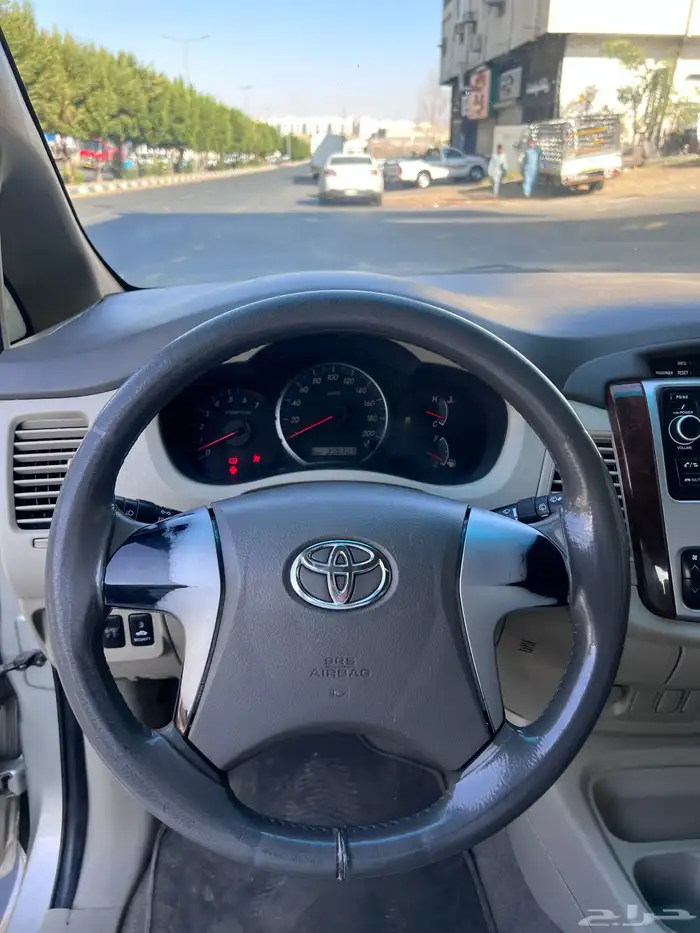 للبيع انوفا 2013 اوتوماتيك 6