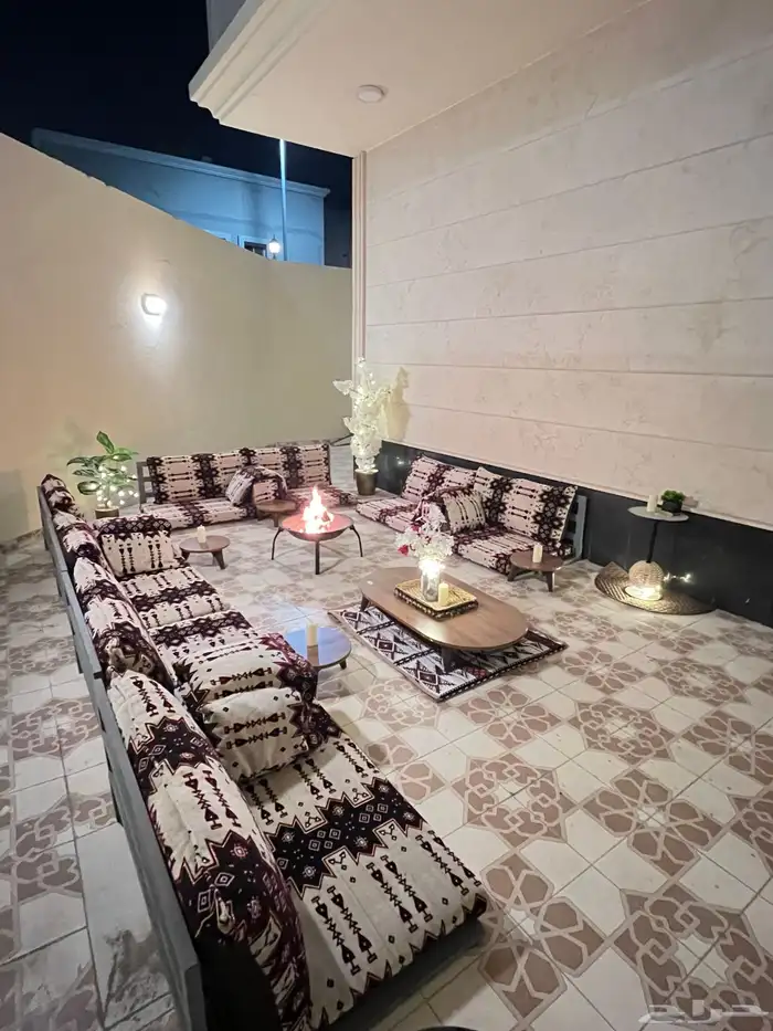 جلسات للاجار المكان عليك والجلسات علينا 4