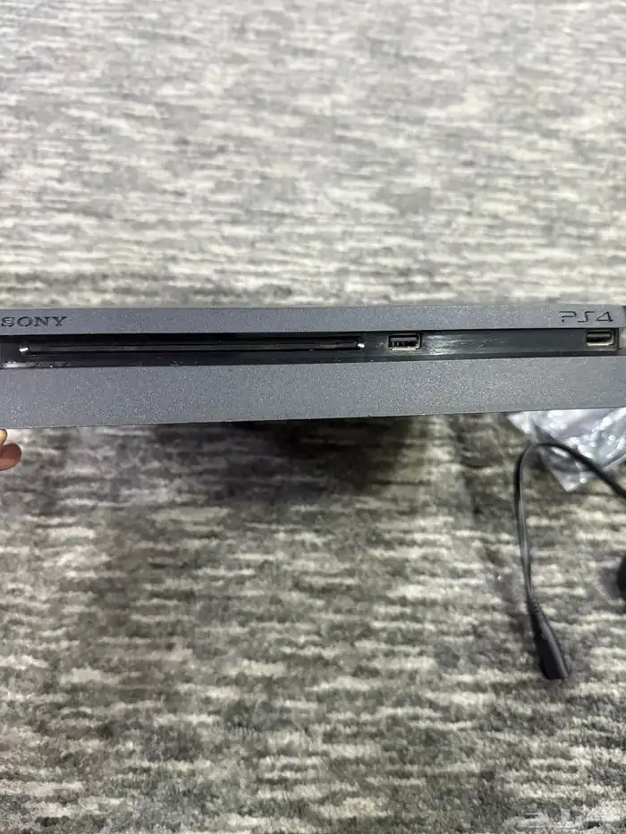 سوني فور نظيف شبه ما يشكي من شيء السعر 650 2