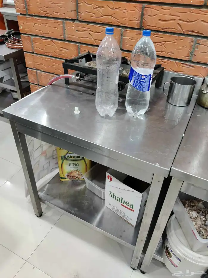 مطعم بكامل اغراضه 2