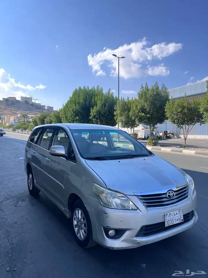 للبيع انوفا 2013 اوتوماتيك 2