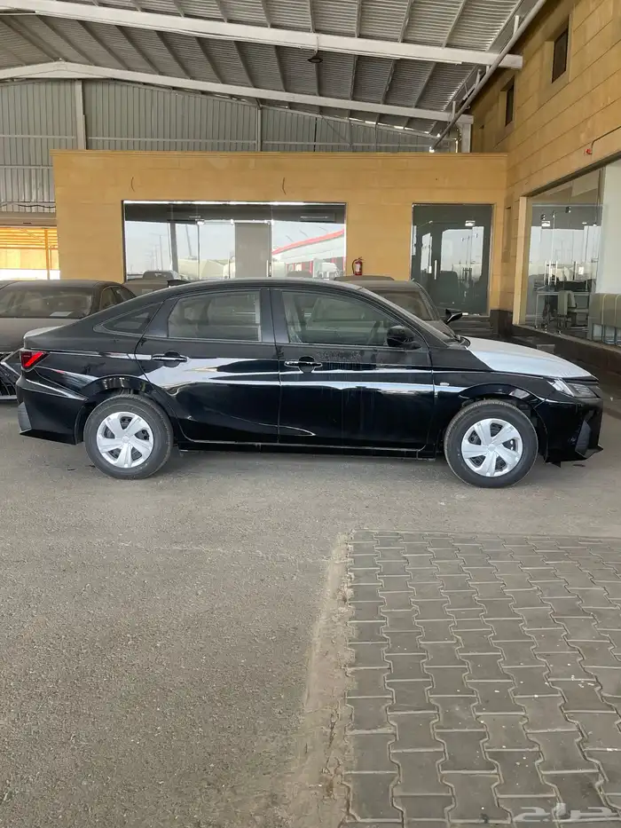 تويوتا يارس Y ستاندر مكينة 1.5 مكيف خلفي أسود 2026 لدى الحسن 4