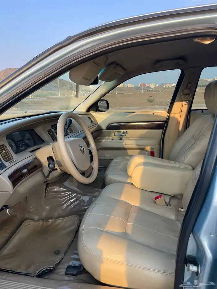 جراند ماركيز 2011 LS للبيع او البدل باكسبدشن فقط 20