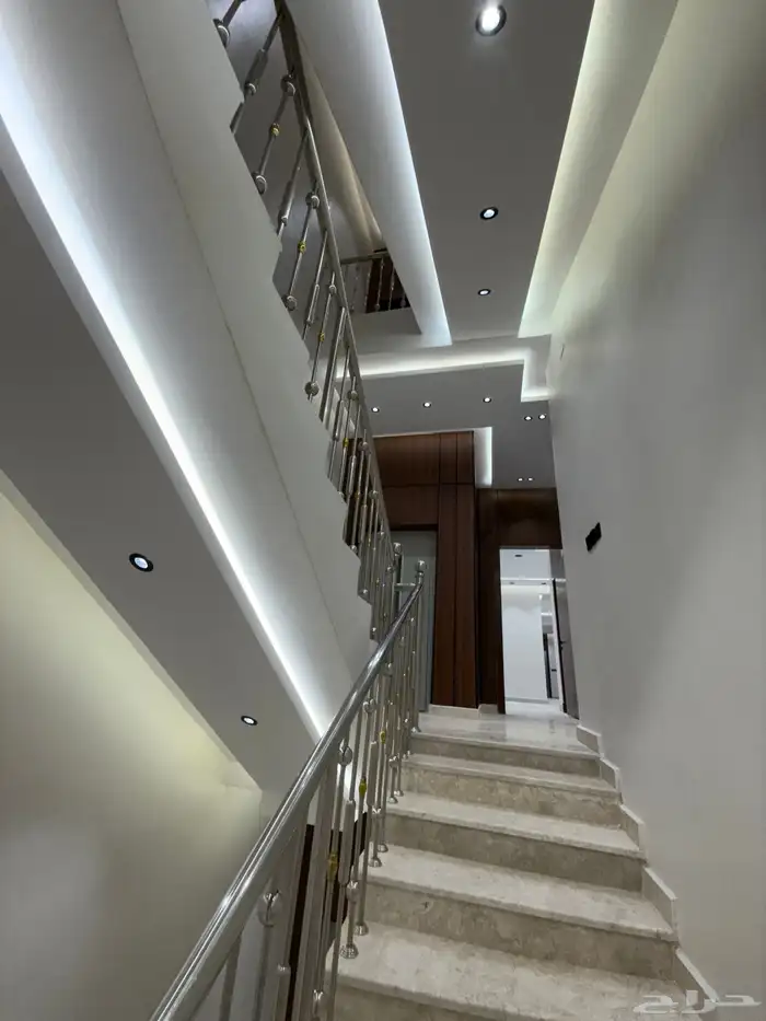 فرصه للبيع فيلا روف ب 685 الف عليها تامين وحي مكتمل الخدمات 6