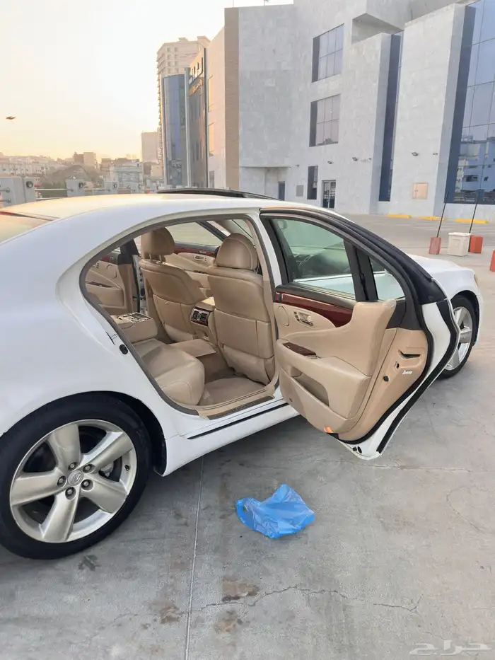 لكزس LS 460L وارد عبد اللطيف جميل فل كامل بلوحة مميزة 18
